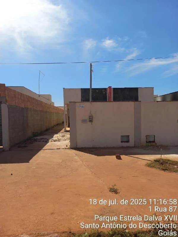 Casa - 3 Quartos - Santo Antonio do Descoberto - Desocupado — foto 2