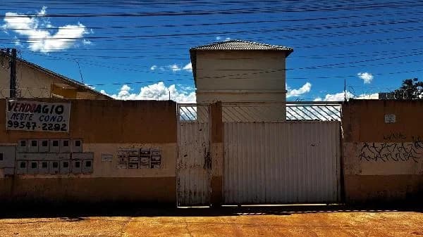 Apartamento - 2 Quartos - Aguas Lindas de Goias - Ocupado — foto 2