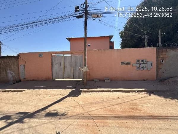Apartamento - 2 Quartos - Aguas Lindas de Goias - Ocupado — foto 2
