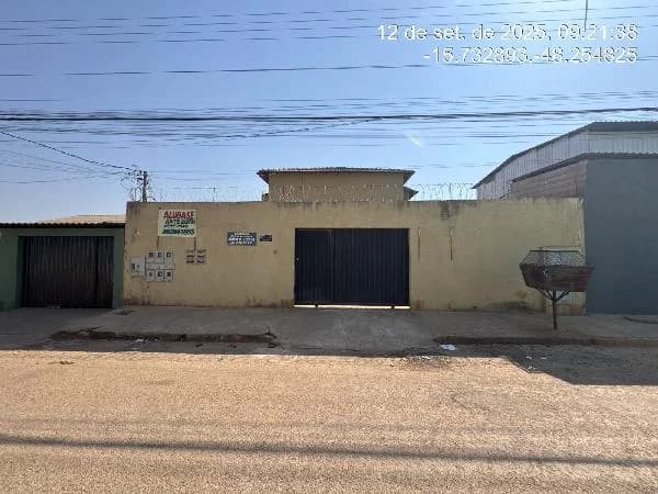 Apartamento - 2 Quartos - Aguas Lindas de Goias - Ocupado — foto 2