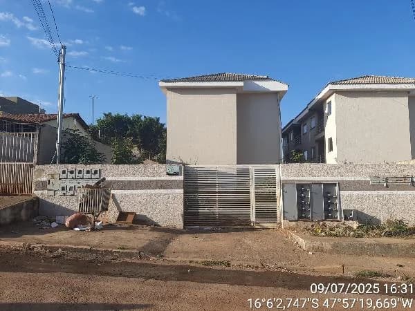 Apartamento - 2 Quartos - Cidade Ocidental - Ocupado — foto 2