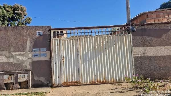 Casa - 2 Quartos - Aguas Lindas de Goias - Ocupado — foto 2
