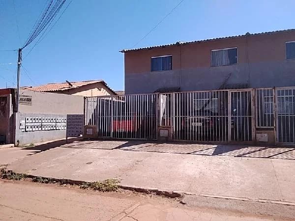 Casa - 2 Quartos - Aguas Lindas de Goias - Ocupado — foto 2