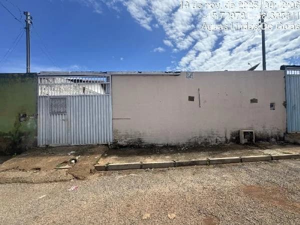 Casa - 2 Quartos - Aguas Lindas de Goias - Ocupado — foto 2