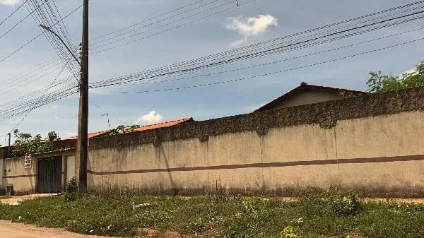 Casa - 2 Quartos - Aguas Lindas de Goias - Desocupado — foto 2