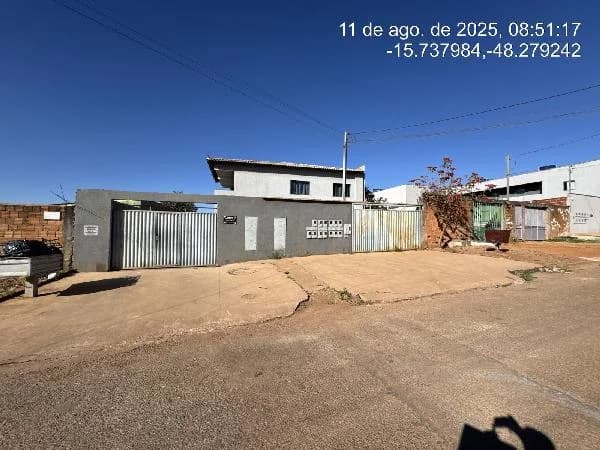 Apartamento - 2 Quartos - Aguas Lindas de Goias - Ocupado — foto 2