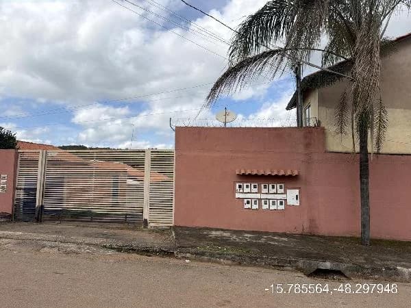 Casa - 2 Quartos - Aguas Lindas de Goias - Ocupado — foto 2