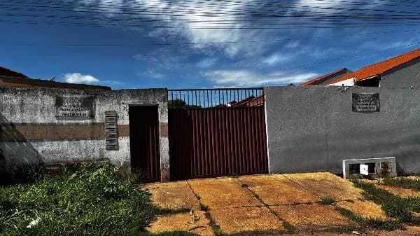 Casa - 2 Quartos - Aguas Lindas de Goias - Ocupado — foto 2