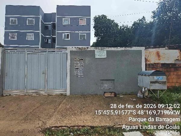 Apartamento - 2 Quartos - Aguas Lindas de Goias - Ocupado — foto 2
