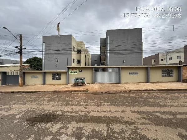 Apartamento - 2 Quartos - Aguas Lindas de Goias - Ocupado — foto 2