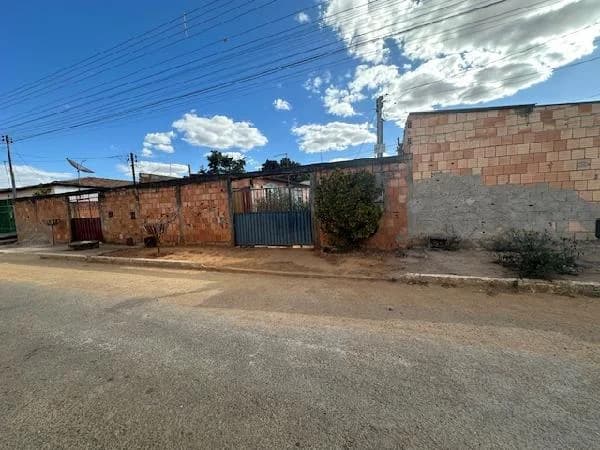 Casa - 3 Quartos - Luziania - Não Informado. — foto 2