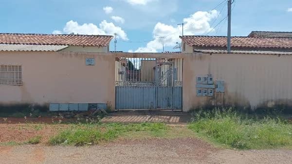 Casa - 2 Quartos - Luziania - Ocupado — foto 2