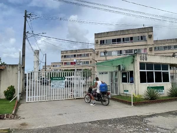 Apartamento - 2 Quartos - Sao Lourenco da Mata - Ocupado — foto 2