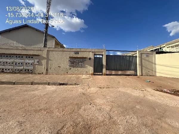 Apartamento - 2 Quartos - Aguas Lindas de Goias - Ocupado — foto 2