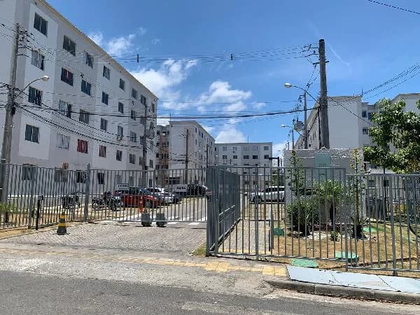 Apartamento - 2 Quartos - Camacari - Ocupado — foto 2