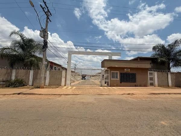 Apartamento - 2 Quartos - Valparaiso de Goias - Ocupado — foto 2