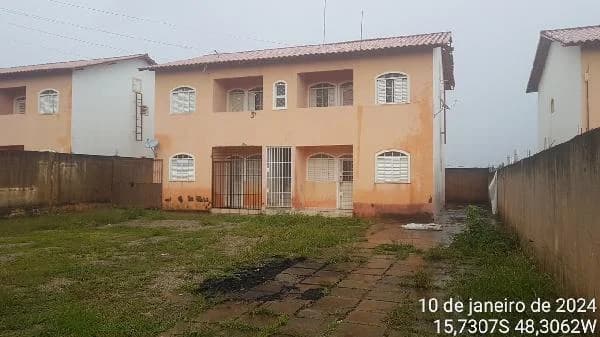 Apartamento - 2 Quartos - Aguas Lindas de Goias - Ocupado — foto 2