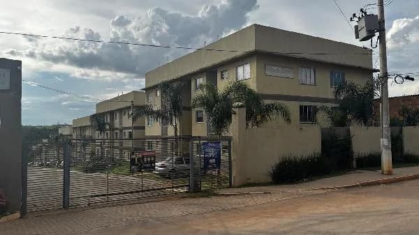 Apartamento - 2 Quartos - Cidade Ocidental - Ocupado — foto 2
