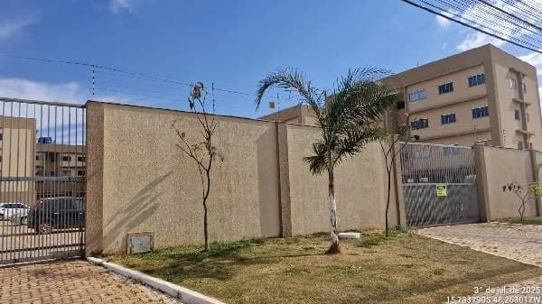 Apartamento - 2 Quartos - Aguas Lindas de Goias - Ocupado — foto 2