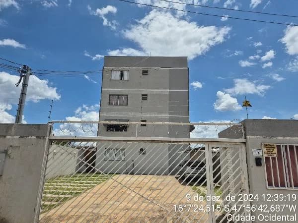 Apartamento - 2 Quartos - Cidade Ocidental - Ocupado — foto 2