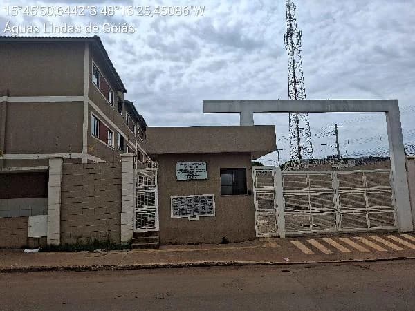 Apartamento - 2 Quartos - Aguas Lindas de Goias - Ocupado — foto 2