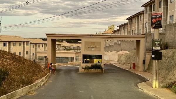 Apartamento - 2 Quartos - Valparaiso de Goias - Ocupado — foto 2