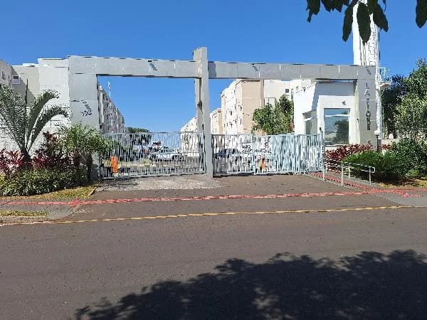 Apartamento - 2 Quartos - Cambe - Ocupado — foto 2