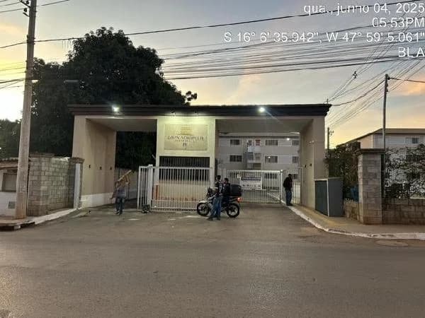 Apartamento - 2 Quartos - Valparaiso de Goias - Ocupado — foto 2
