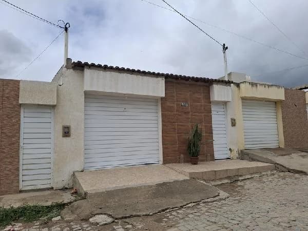 Casa - 2 Quartos - Santa Cruz do Capibaribe - Ocupado
