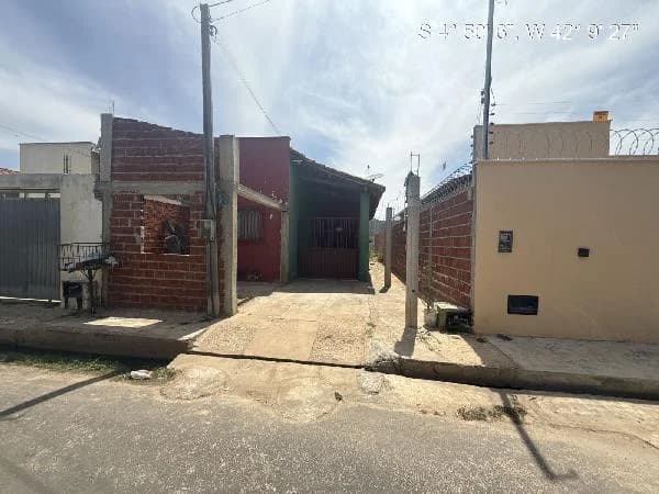 Casa - 2 Quartos - Campo Maior - Ocupado
