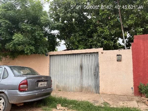 Casa - 2 Quartos - Demerval Lobao - Não Informado.