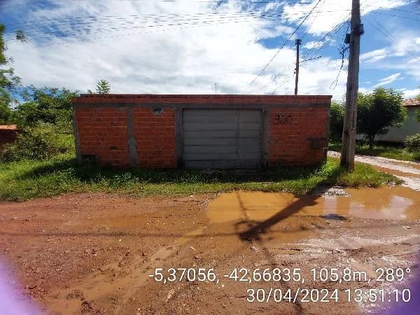 Casa - 2 Quartos - Demerval Lobao - Ocupado
