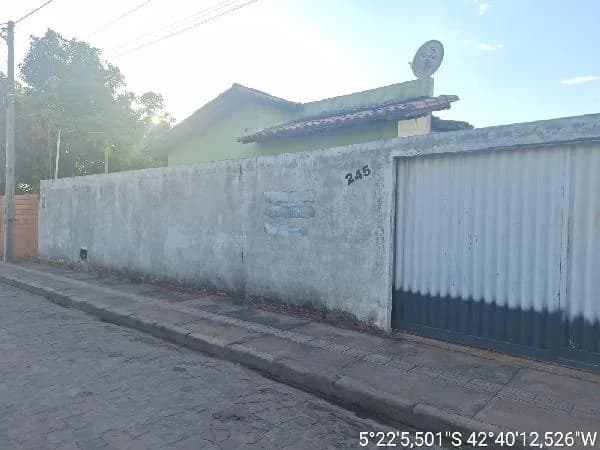 Casa - 2 Quartos - Demerval Lobao - Ocupado