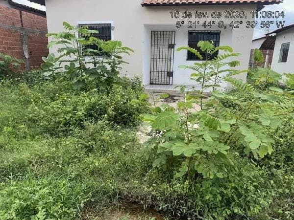 Casa - 2 Quartos - Demerval Lobao - Desocupado
