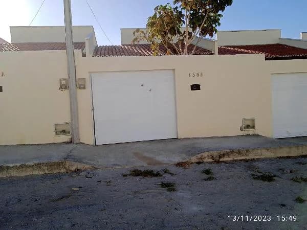 Casa - 2 Quartos - Horizonte - Desocupado