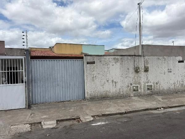 Casa - 2 Quartos - Horizonte - Ocupado