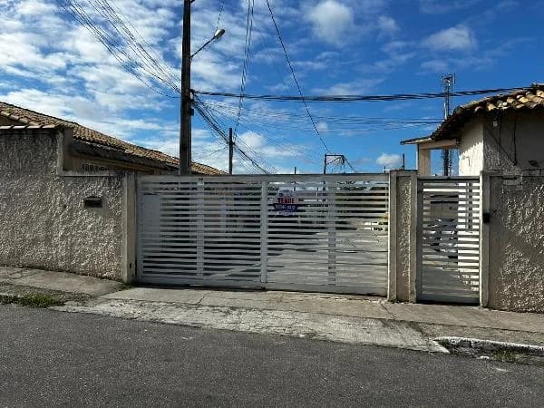 Casa - 2 Quartos - Sao Goncalo - Ocupado
