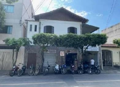 Sobrado - 4 Quartos - Alegre - Ocupado