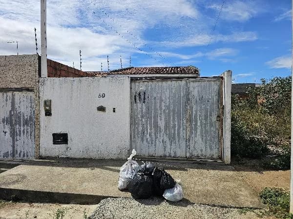 Casa - 2 Quartos - Feira de Santana - Ocupado