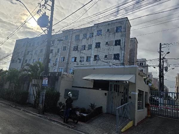Apartamento - 2 Quartos - Lauro de Freitas - Ocupado