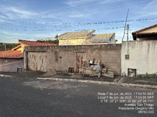 Casa - 2 Quartos - Presidente Olegario - Ocupado